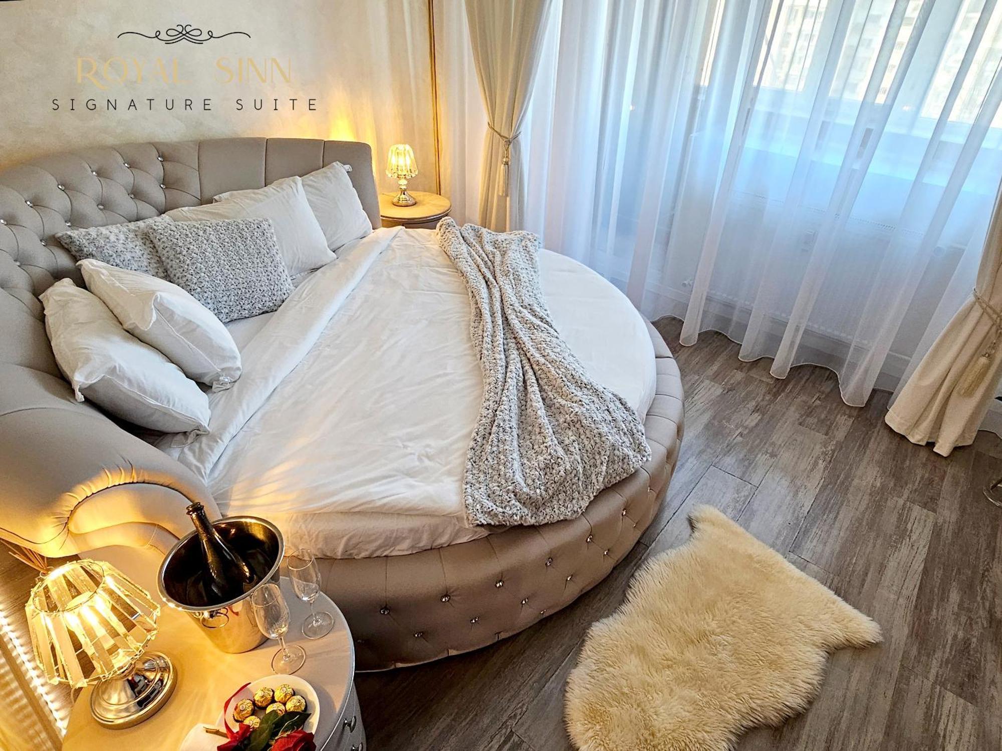 Royal Sinn Signature Suite Bukarest Exteriör bild