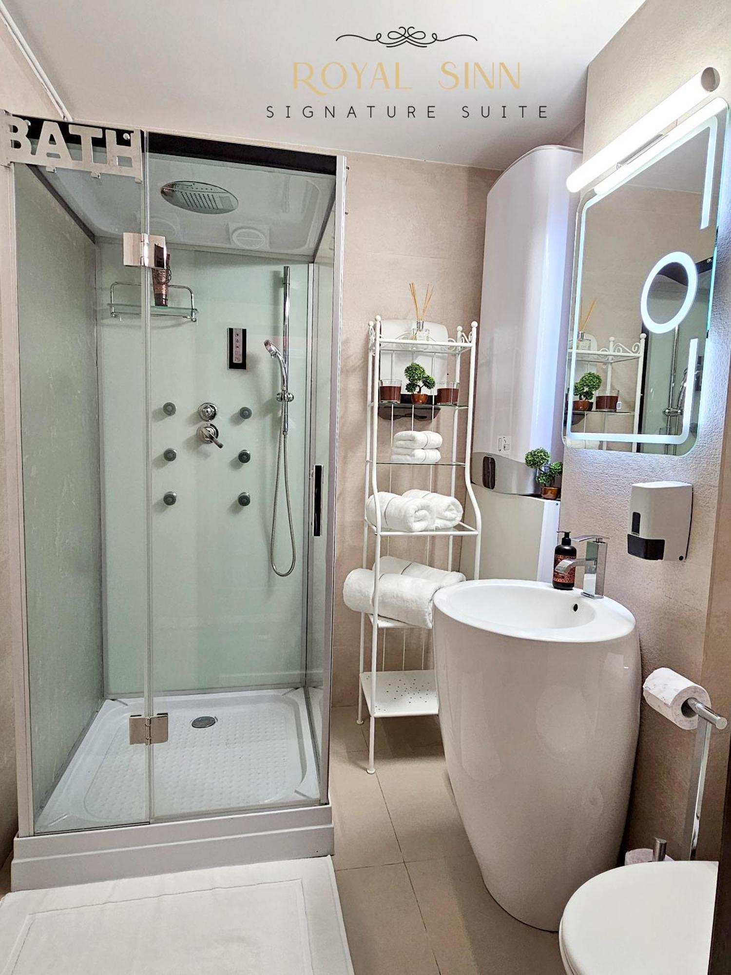 Royal Sinn Signature Suite Bukarest Exteriör bild