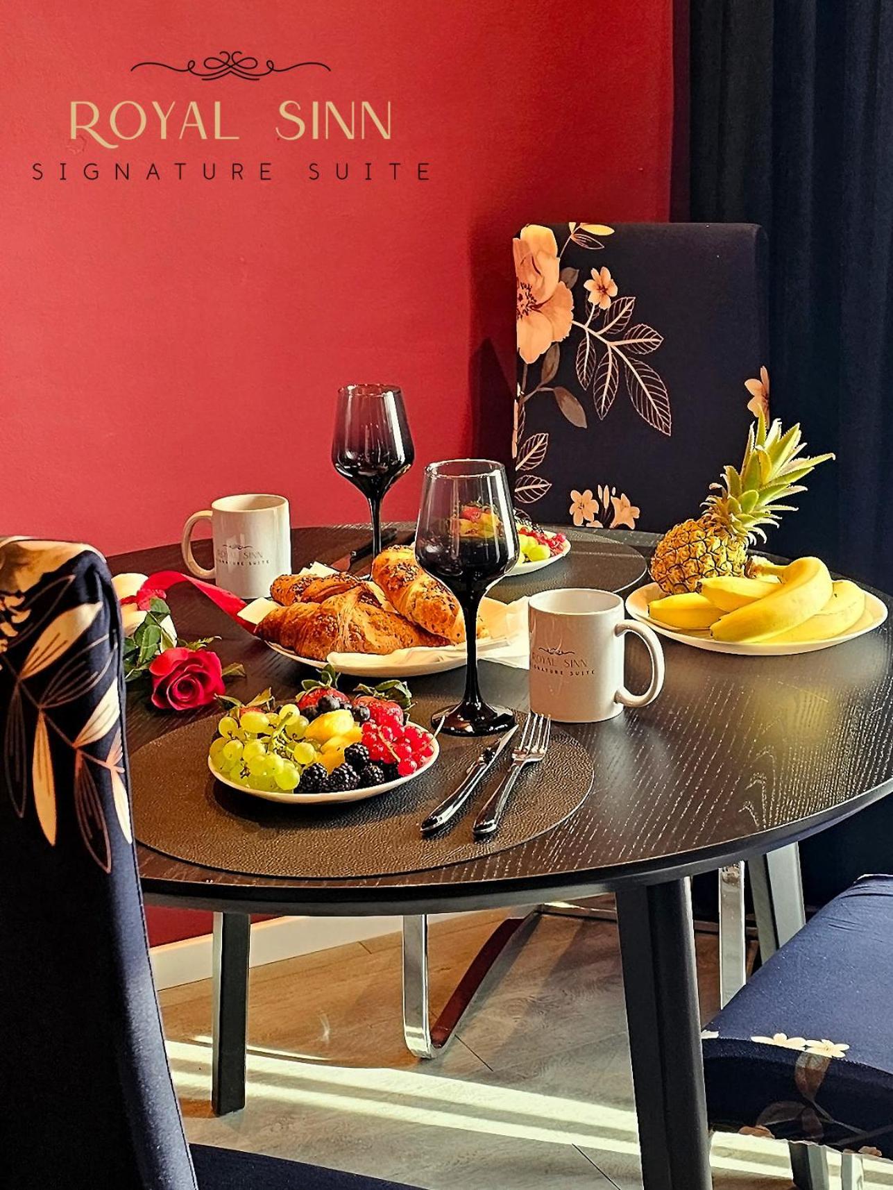 Royal Sinn Signature Suite Bukarest Exteriör bild