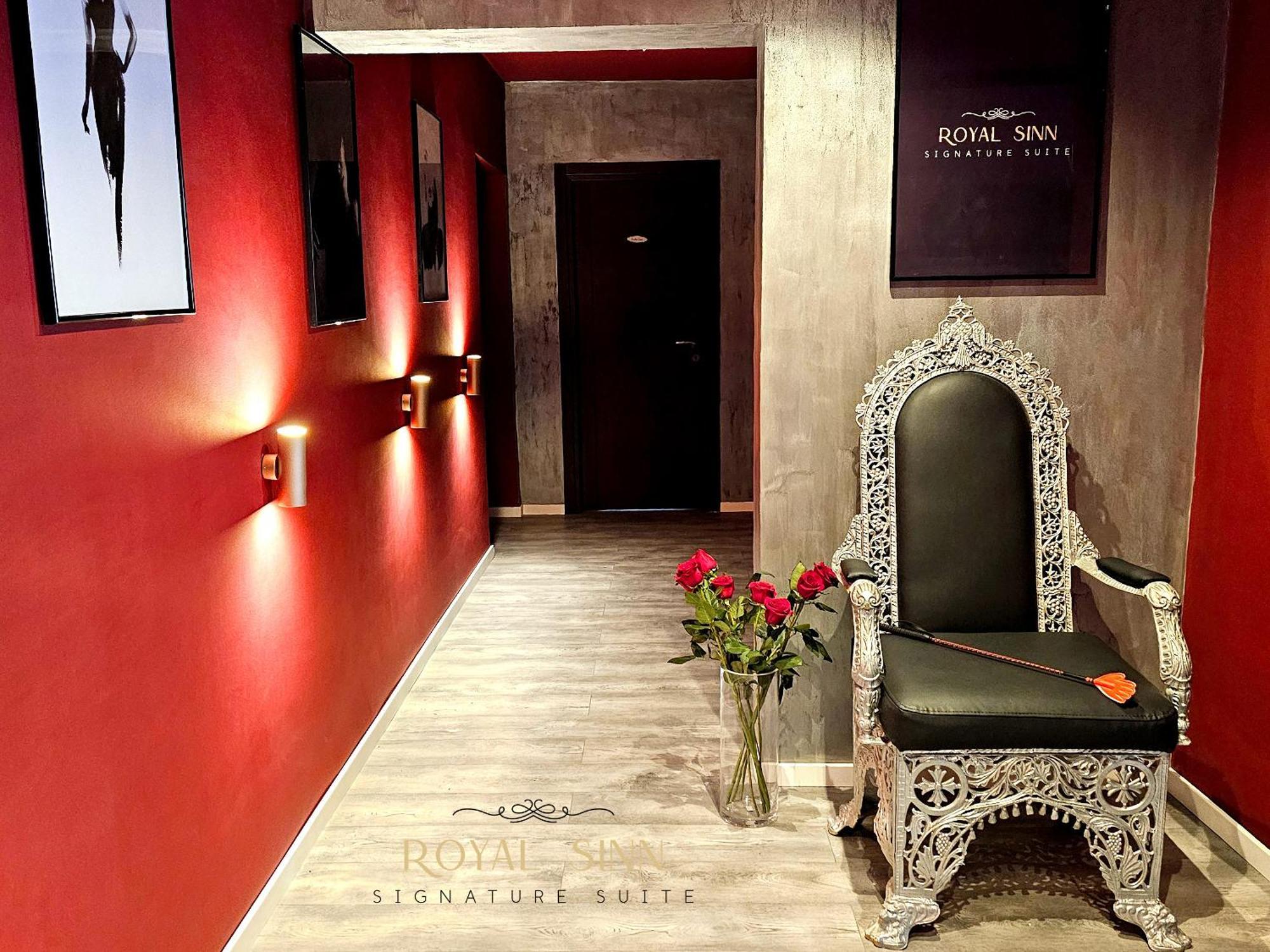 Royal Sinn Signature Suite Bukarest Exteriör bild