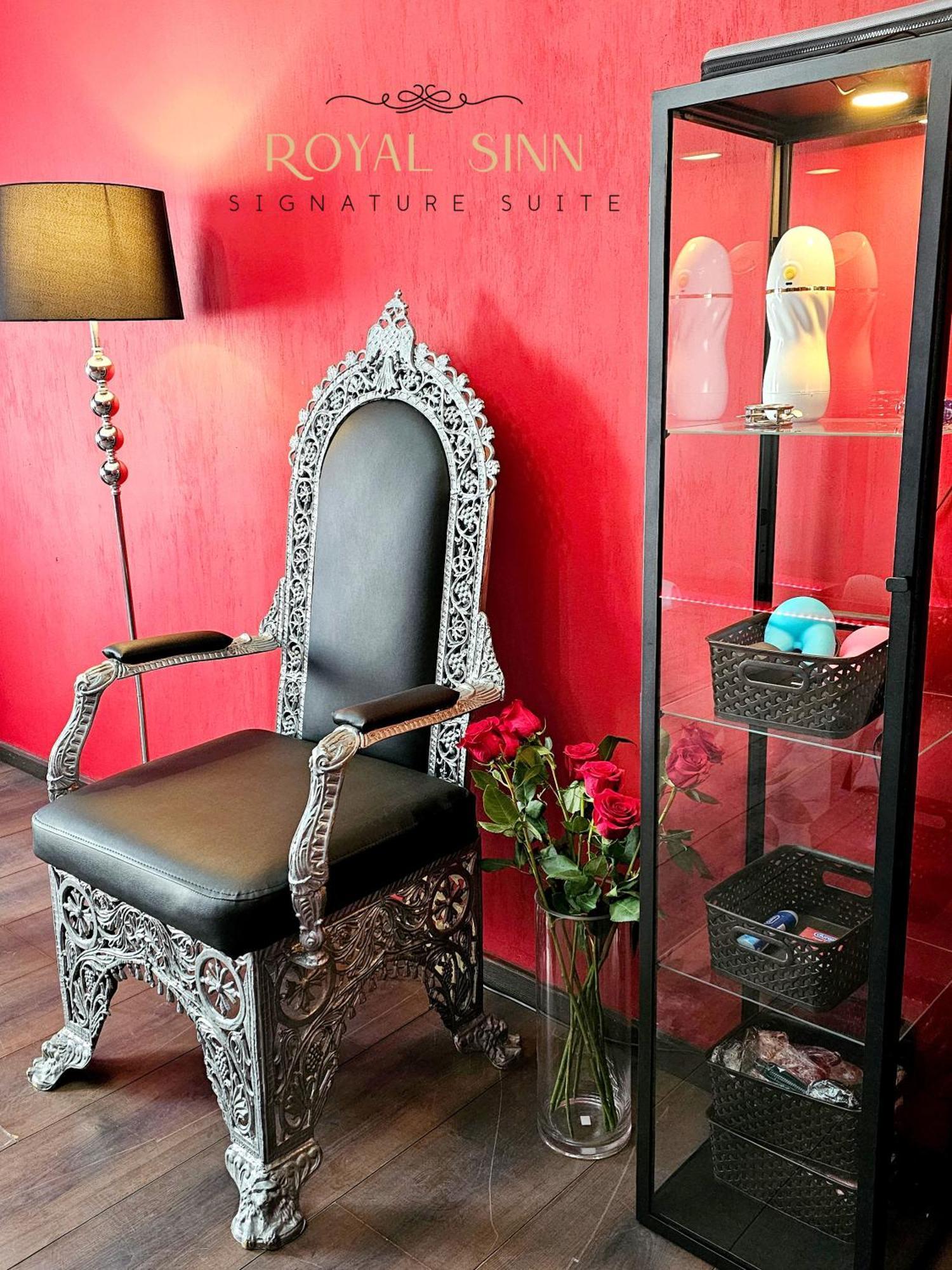 Royal Sinn Signature Suite Bukarest Exteriör bild