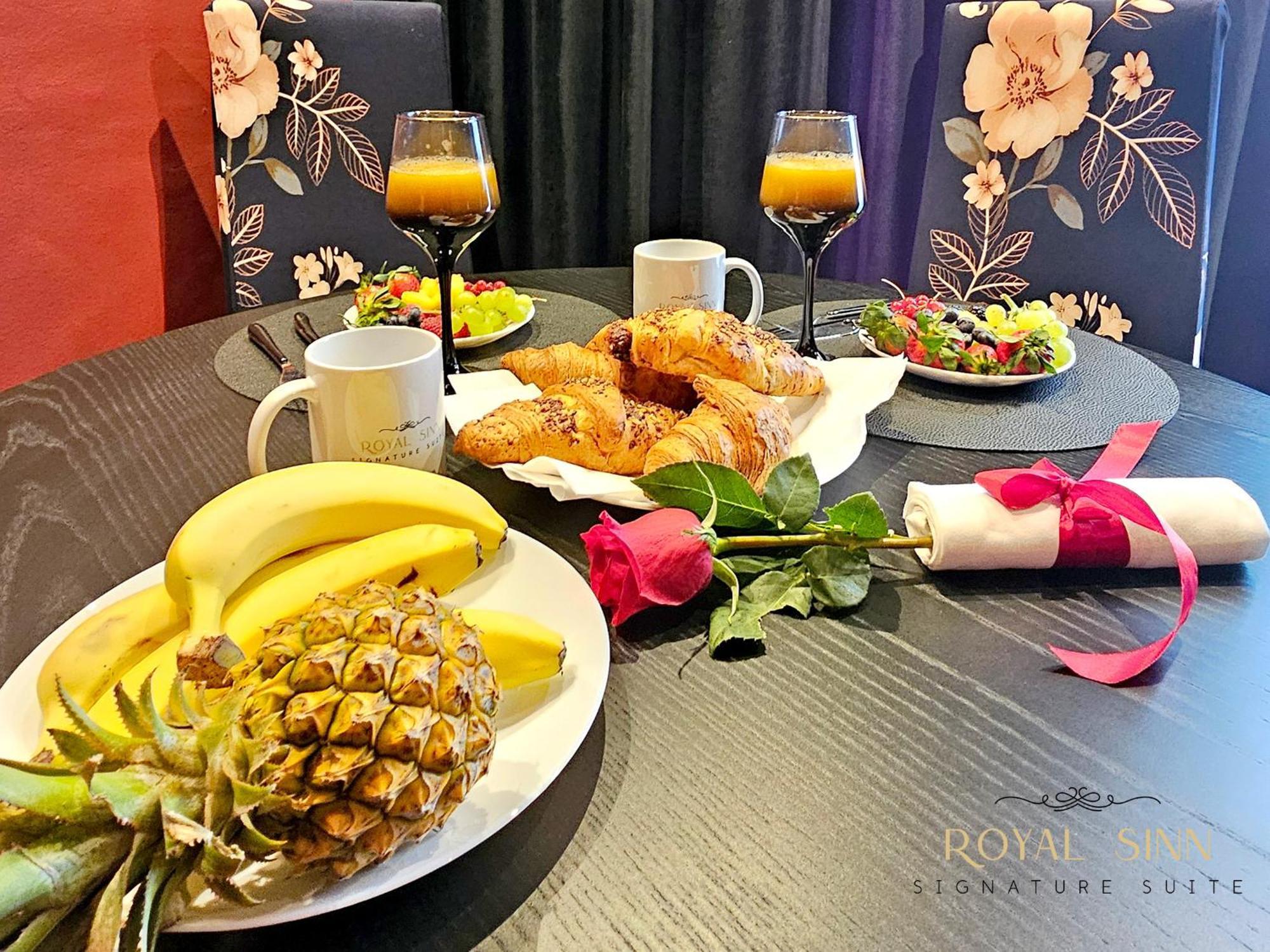 Royal Sinn Signature Suite Bukarest Exteriör bild