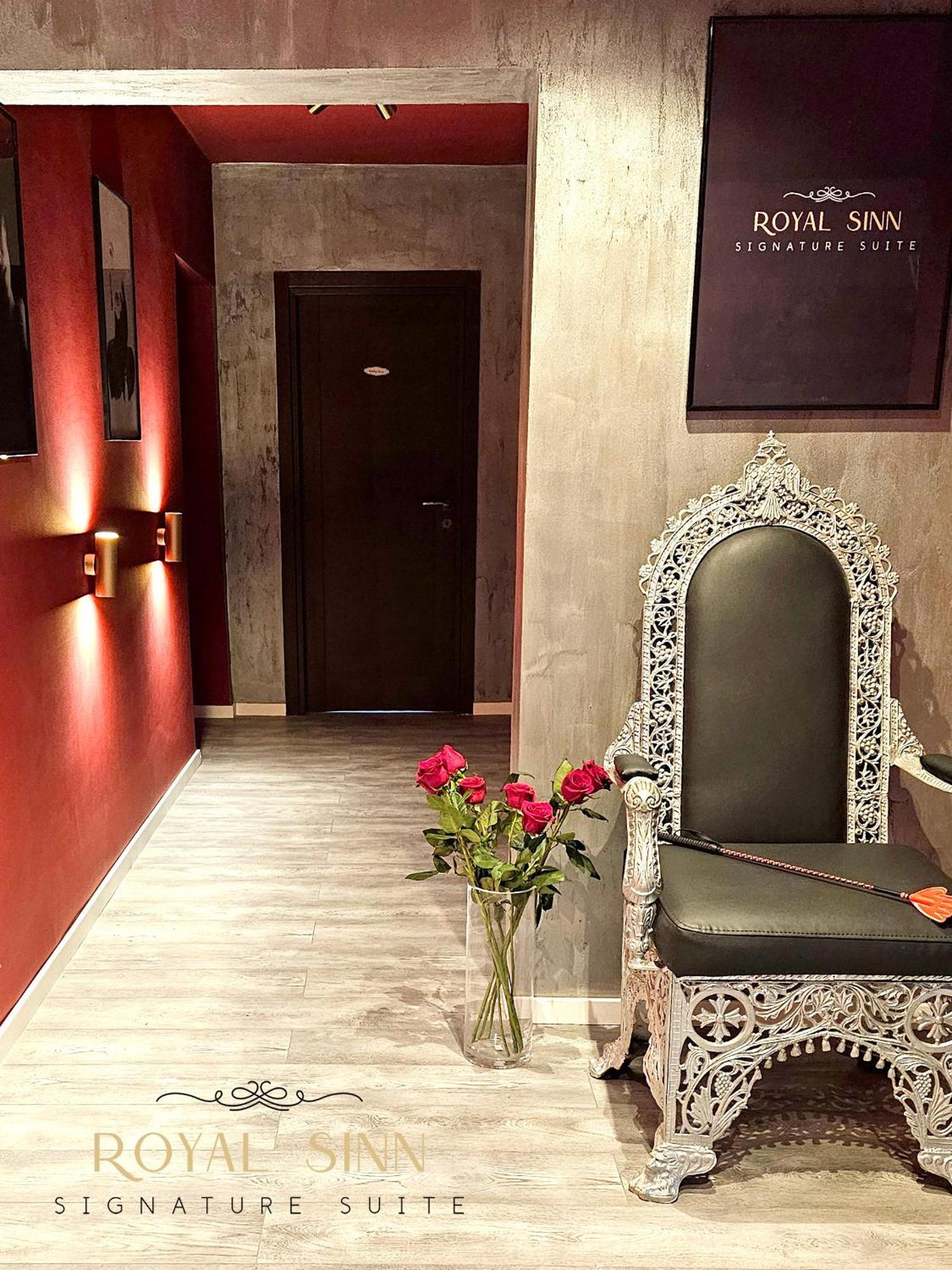 Royal Sinn Signature Suite Bukarest Exteriör bild